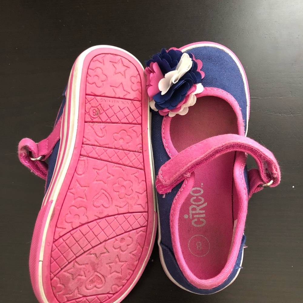 Circo size 8 toddler girl shoes